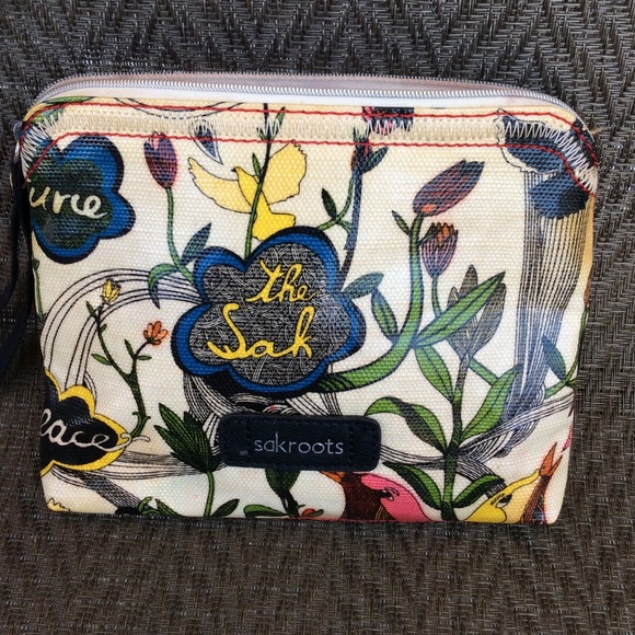 ❌SOLD❌ Sakroots Peace Crossbody and Wristlet Set - Picture 5 of 13